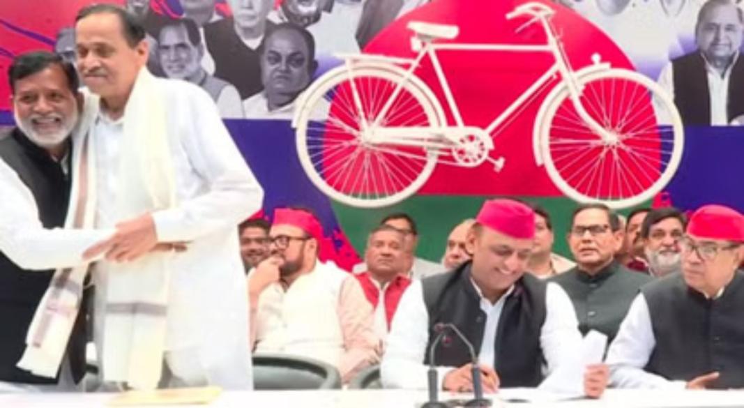 सपा में शामिल हुए नसीमुद्दीन सिद्दीकी