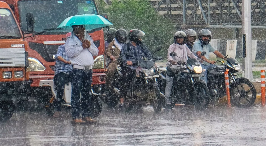 उत्तर प्रदेश में भारी बारिश और वज्रपात का अलर्ट